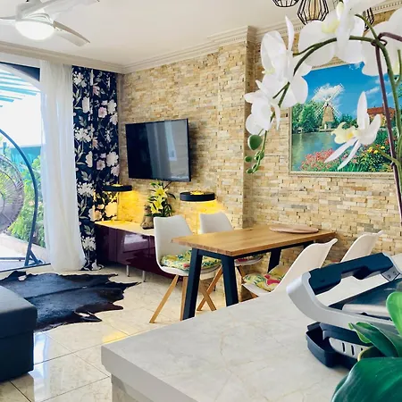 Beachfront Private In Pueblo Torviscas Sunset Harbour Апартаменты *